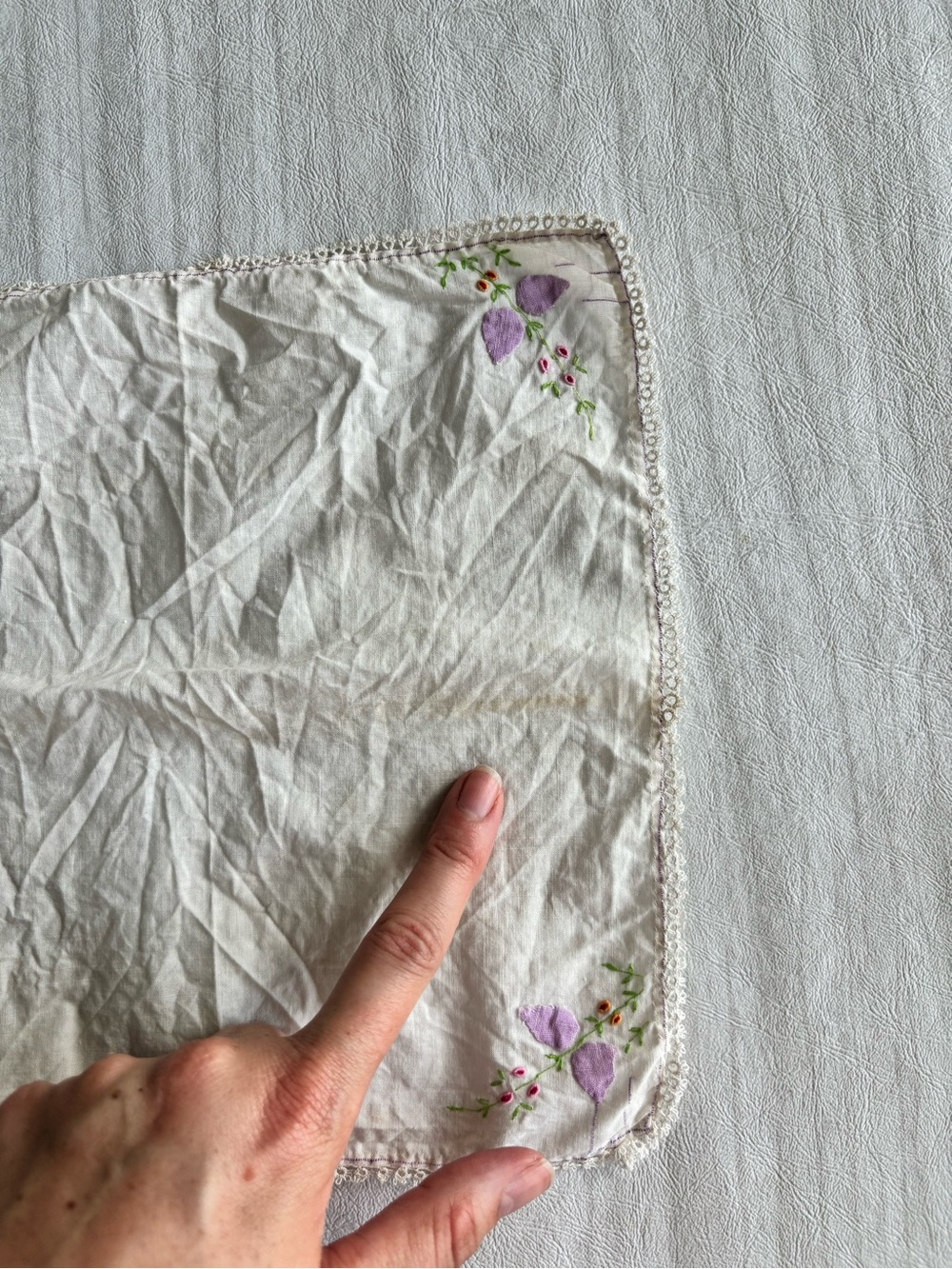Vintage Embroidered Handkerchief Lot of 7 Floral Lace White Linen Cotton - Picture 15 of 16